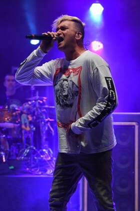 New Found Glory Konzert in Delray Beach, Florida. DELRAY BEACH - APRIL 14: Jordan Pundik of New Found Glory performs at the Old School Square Pavilion on April 14, 2021 in Delray Beach, Florida. Copyright: xmpi04 MediaPunchx