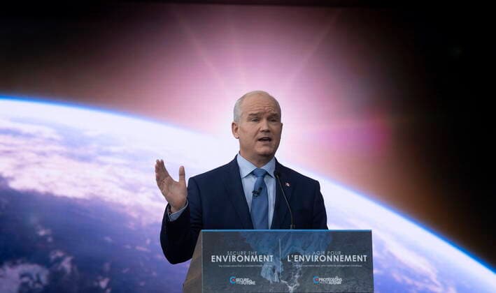News Bilder des Tages Kanada, Oppositionsführer Erin O Toole präsentiert Klimapolitik seiner Partei in Ottawa April 15, 2021, Ottawa, on, Canada: Leader of the Opposition Erin O Toole announces his parties climate change policy during an event in Ottawa, Thursday April 15, 2021. Ottawa Canada  - ZUMAc35_ 20210415_zaf_c35_016 Copyright: xAdrianxWyldx