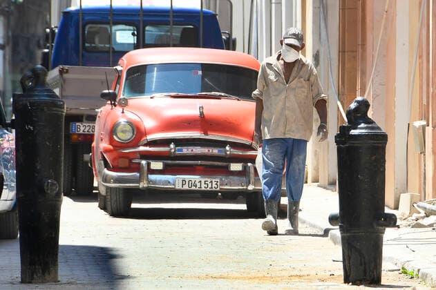 (210416) -- HAVANA, April 16, 2021 -- A man walks on the street in Havana, Cuba, April 15, 2021. Cuba registered on Thursday 1,004 new COVID-19 infections in one day, reaching 90,408 cases in total, as well as four more deaths to total 491, the Ministry of Public Health said. (Photo by Xinhua) CUBA-HAVANA-COVID-19-CASES JoaquinxHernandez