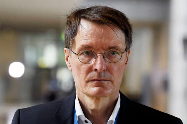 Karl Lauterbach during a press statement on the sidelines of the 222 session of the German Bundestag in the Reichstag building Berlin, 16 04 2021 Foto:xF.xKernx xFuturexImage