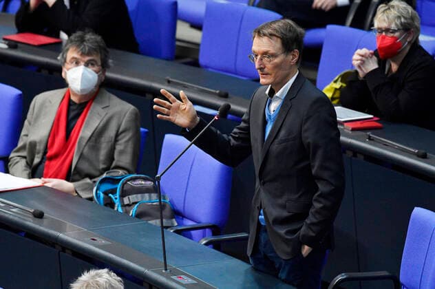 Karl Lauterbach at the 222 session of the German Bundestag in the Reichstag building Berlin, 16 04 2021 Foto:xF.xKernx xFuturexImage