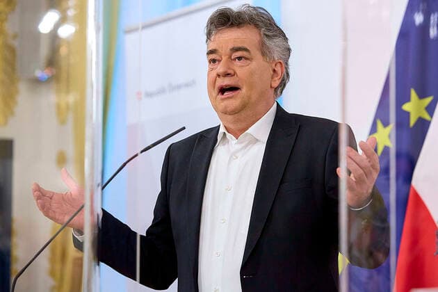 Vienna 16 04 2021 Coronavirus crisis After the talks with experts, the opposition and the governors, there was a press conference in the Federal Chancellery in the afternoon PHOTO Vice Chancellor Werner Kogler Greens , during the press conference Vienna Austria After the talks with experts, the opposition a