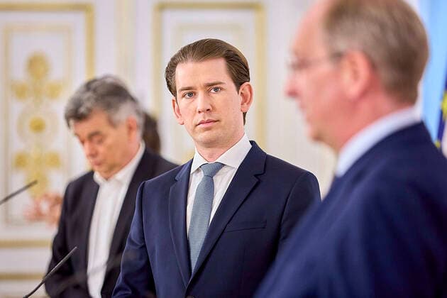 Vienna 16 04 2021 Coronavirus crisis After the talks with experts, the opposition and the governors, there was a press conference in the Federal Chancellery in the afternoon PHOTO v L Vice Chancellor Werner Kogler Gre
