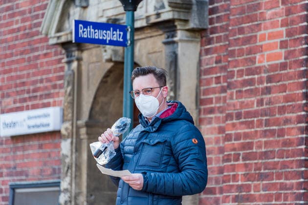 Kiel, 16 April 2021 On the town hall square in Kiel there was today on 16 April under the motto NoCovid it is possible a demonstration for stricter measures to fight the Corona pandemic The number of participants was limited to 100, all adhered to mask obligation and distance rules
