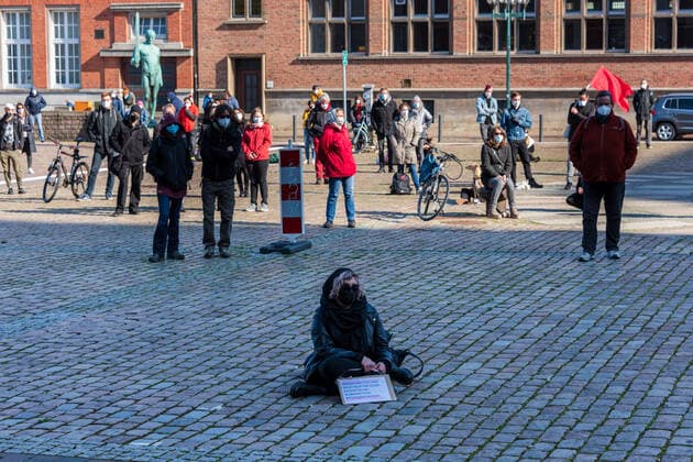 Kiel, 16 April 2021 On the town hall square in Kiel there was today on 16 April under the motto NoCovid it is possible a demonstration for stricter measures to fight the Corona pandemic The number of participants was limited to 100, all adhered to mask obligation and distance rules