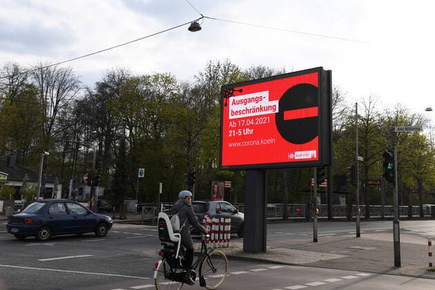 Cologne, corona time,exit lockdown, exit restriction in cologne from 17 04 2021 from21 5 pm, 16 04 2021, Cologne,