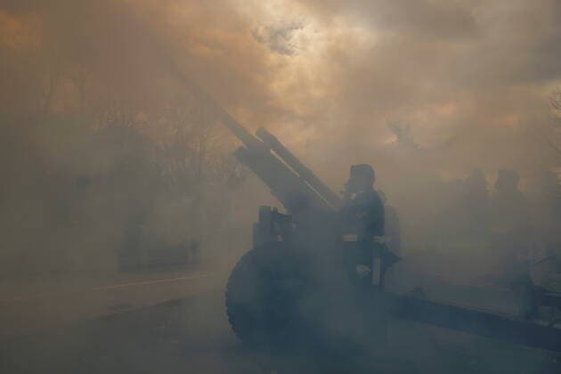 April 17, 2021, Ottawa, on, Canada: Gunners with 30th Field Artillery Regiment, Royal Canadian Artillery (30 RCA) conduct a gun salute to mark the passing of Britain s Prince Philip, the Duke of Edinburgh, in Ottawa, Saturday April 17, 2021. Ottawa Canada  - ZUMAc35_ 20210417_zaf_c35_032 Copyright: xBlairxGablex