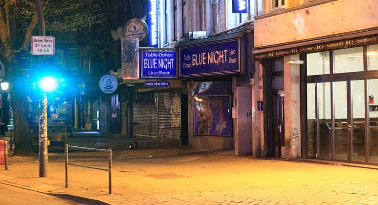 Tabledance Bar on the during the curfew in Hamburg deserted amusement mile Reeperbahn on St Pauli St Pauli Hamburg