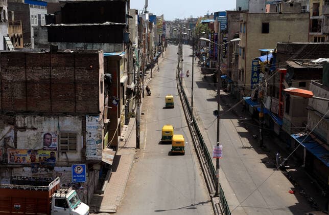 April 18, 2021, New Delhi, India: Azad wholesale market road seen deserted during the weekend lockdown imposed by the State government to curb the spike of coronavirus (Covid-19) cases. .Only essential services will be exempted from the lockdown, India reported 264,500 new Covid-19 infection cases, 1,501 deaths and 138,423 discharges in last 24 hours. New Delhi India - ZUMAs197 20210418_zaa_s197_054 Copyright: xNaveenxSharmax