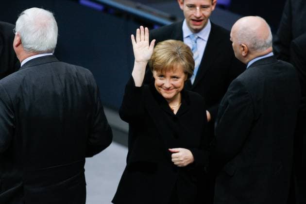 Angela Merkel zur Bundeskanzlerin vereidigt Die frisch vereidigte Bundeskanzlerin Angela Merkel im Plenarsaal des Deutschen Bundestages. Angela Merkel, CDU, wird am 22.11.2005 als erste Frau zur Bundeskanzlerin der Bundesrepublik Deutschland gewählt. Berlin Deutschland *** Angela Merkel sworn in as Chancellor The newly sworn in Chancellor Angela Merkel in the plenary hall of the German Bundestag Angela Merkel, CDU, is elected on 22 11 2005 as the first woman Chancellor of the Federal Republic of Germany Berlin Germany