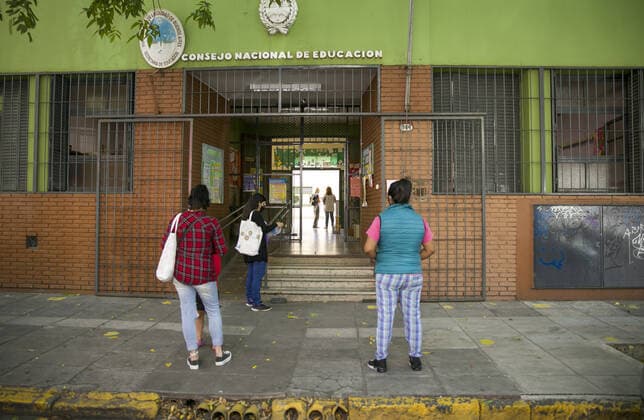 March 19, 2021, Buenos Aires, Buenos Aires, Argentina: The Argentine Government closes schools to combat covid-19 in Buenos Aires.President Alberto FernoÂ¡ndez declares a night curfew. Police forces will control compliance with the measures and the Army will provide health care.From 8:00 p.m. to 6:00 a.m. it will not be possible to circulate on the streets of Buenos Aires and its metropolitan area. Schools in Argentina s most densely populated region will be closed for two weeks starting Monday. Nor may recreational, educational or religious activities be carried out in closed spaces. These are some of the main measures announced this Wednesday by the Argentine president, Alberto FernoÂ¡ndez, to stop the rapid escalation of positive cases - ZUMAc230 20210319_znp_c230_003 Copyright: xVirginiaxChailex