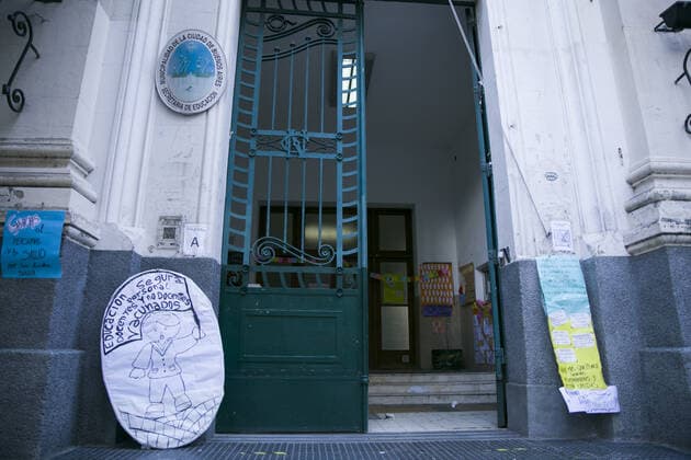 March 19, 2021, Buenos Aires, Buenos Aires, Argentina: The Argentine Government closes schools to combat covid-19 in Buenos Aires.President Alberto FernoÂ¡ndez declares a night curfew. Police forces will control compliance with the measures and the Army will provide health care.From 8:00 p.m. to 6:00 a.m. it will not be possible to circulate on the streets of Buenos Aires and its metropolitan area. Schools in Argentina s most densely populated region will be closed for two weeks starting Monday. Nor may recreational, educational or religious activities be carried out in closed spaces. These are some of the main measures announced this Wednesday by the Argentine president, Alberto FernoÂ¡ndez, to stop the rapid escalation of positive cases - ZUMAc230 20210319_znp_c230_006 Copyright: xVirginiaxChailex