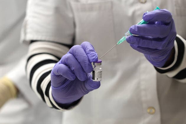 Elzach theme picture vaccine doses, Corona, Covid 19, vaccine delivery in a pharmacy, vaccine distribution to GPs and GP practices theme picture vaccine doses, Corona, Covid 19, vaccine delivery in a pharmacy, Copyright: xFleigx xEibner-Pressefotox EP_dfg