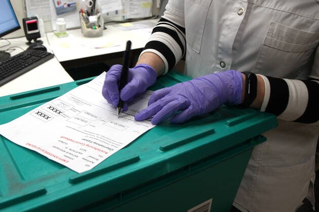Elzach theme image Vaccine doses, Corona, Covid 19, Vaccine delivery at a pharmacy, Vaccine distribution to GPs and GP practices theme image Vaccine doses, Corona, Covid 19, Vaccine delivery at a pharmacy, Vaccine distributio Copyright: xFleigx xEibner-Pressefotox EP_dfg