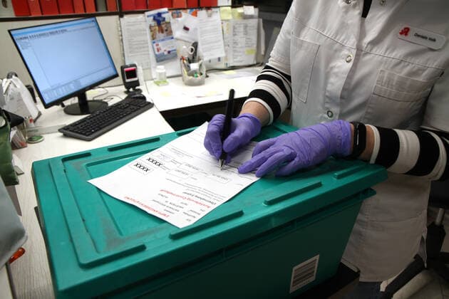 Elzach theme image Vaccine doses, Corona, Covid 19, Vaccine delivery at a pharmacy, Vaccine distribution to GPs and GP practices theme image Vaccine doses, Corona, Covid 19, Vaccine delivery at a pharmacy, Vaccine distributio Copyright: xFleigx xEibner-Pressefotox EP_dfg