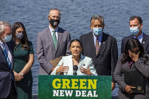 Berühmte Feministinnen, Alexandria Ocasio-Cortez News Bilder des Tages Rep. Alexandria Ocasio-Cortez, D-NY., gives a press conference at the U.S. Capitol in Washington, DC on Tuesday April 20, 2021. Ocasio-Cortez held a news conference with Sen. Ed Markey to reintroduce the Green New Deal.  WAP20210420013 TASOSxKATOPODIS