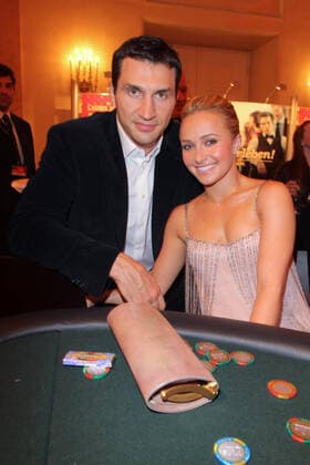 Romy Award 16.04.2011 Boxer Wladimir Klitschko (Wolodymyr Wolodymyrowytsch Klytschko) + Freundin Hayden Leslie Panettiere, Schauspielerin, in der Hofburg Wien bei der Verleihung der (Kurier) Romy Awards - 16.04.2011 - *** Romy Award 16 04 2011 Boxer Wladimir Klitschko Volodymyr Volodymyrovich Klychko girlfriend Hayden Leslie Panettiere, actress, at the Hofburg Vienna at the Kurier Romy Awards 16 04 2011
