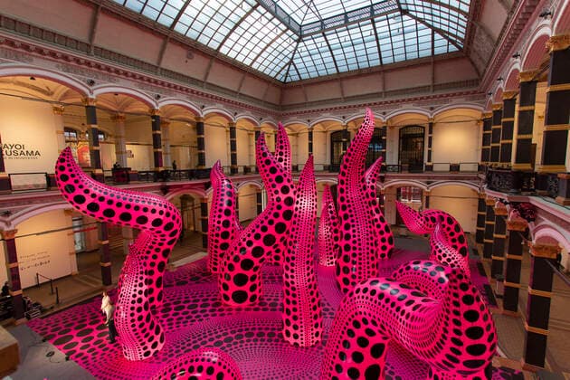 Bilder des Jahres 2021, Entertainment 04 April Entertainment Themen der Woche KW16 Entertainment Bilder des Tages Germany: Yayoi Kusama will open a retrospective at Berlin s Gropius Bau Yayoi Kusama, one of the world s most important contemporary artists, will open a retrospective at Berlin s Gropius Bau in Germany, the exhibition will take place from 23 April to 15 August 2021 at Gropius Bau Museum in Berlin. Berlin Berlin Germany Copyright: BeataxSiewicz