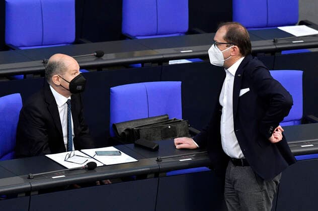 Olaf Scholz and Alexander Dobrindt at the 225 session of the German Bundestag in the Reichstag building Berlin, 23 04 2021 Foto:xF.xKernx xFuturexImage