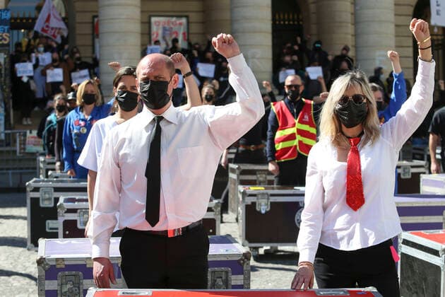 Manifestation des intermittents du spectacle devant le theatre de l Odeon occupe a Paris NEWS : Manifestation devant le theatre de l Odeon occupe - Paris - 23 04 2021 MichaelBaucher Panoramic 