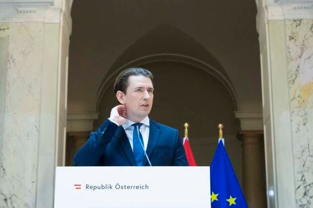 Vienna, Austria: Press conference after the video conference of the Federal Government and the reopening committee Kameraschwenk zu Beginn der Videokonferenz der Bundesregierung mit Expertinnen und Experten, den Sozialpartnern und den Landeshauptleuten zum Thema Geplante Öffnungsschritte . Im Bild: Bundeskanzler Sebastian Kurz (ÖVP) . Wien, Österreich. 23.04.2021