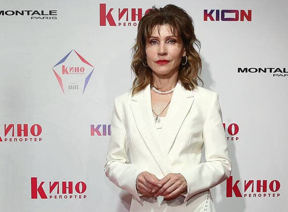MOSCOW, RUSSIA - APRIL 23, 2021: Actress Svetlana Kamynina poses for a photograph as she arrives for an Avans award ceremony at the 43rd Moscow International Film Festival. Avans is an award presented annually by Kinoreporter magazine to young film actors. Valery Sharifulin TASS  TS0FDE03