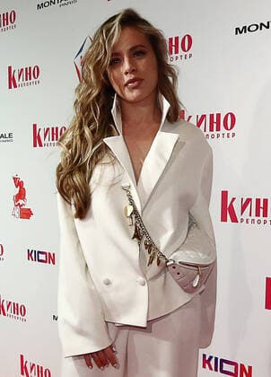 MOSCOW, RUSSIA - APRIL 23, 2021: Actress Yekaterina Kabak poses for a photograph as she arrives for an Avans award ceremony at the 43rd Moscow International Film Festival. Avans is an award presented annually by Kinoreporter magazine to young film actors. Valery Sharifulin TASS  TS0FDE17