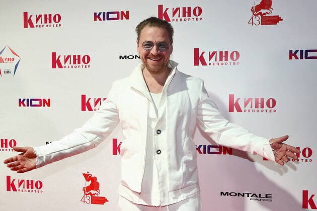 MOSCOW, RUSSIA - APRIL 23, 2021: Actor Alexei Barabash poses for a photograph as he arrives for an Avans award ceremony at the 43rd Moscow International Film Festival. Avans is an award presented annually by Kinoreporter magazine to young film actors. Valery Sharifulin TASS  TS0FDE1E
