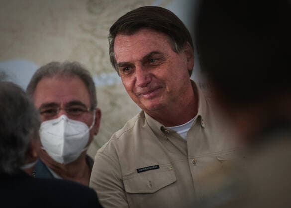 BELÉM, PA - 23.04.2021: BOLSONARO ENTREGA ALIMENTOS EM BELÉM - President Jair Bolsonaro (without a party) delivers food this Friday (23) in Belém do Pará. The event takes place at Belém Air Force Base and is part of the Brasil Fraterno initiative, which aims to serve needy families in regions of social crisis. x2057151x  FilipexBispo
