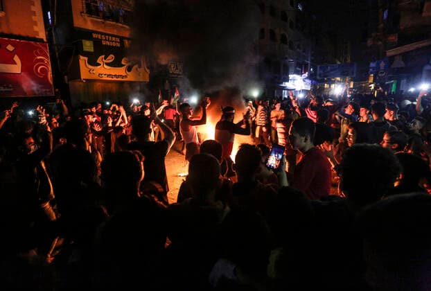 Bilder des Jahres 2021, News 04 April News Themen der Woche KW16 News Bilder des Tages April 24, 2021, Gaza City, The Gaza Strip, Palestine: Palestinians take part during a rally in support of at the Al-Aqsa Mosque in Gaza City, on April 24, 2021. Raged last night in occupied Jerusalem for the 11th night in a row in protest against Israeli police and settlers provocations and assaults on the city s Palestinian residents, and expanded to reach the West Bank and Gaza Strip. Gaza City Palestine - ZUMAq100 20210424_zaa_q100_169 Copyright: xMahmoudxIssax