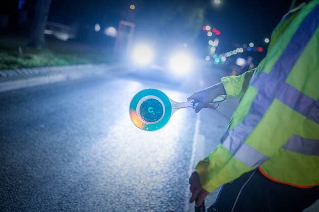 Police control of the nightly exit restriction from 22 oclock Stuttgart Stuttgart Baden Württemberg Germany Copyright: xSimonxAdomatx