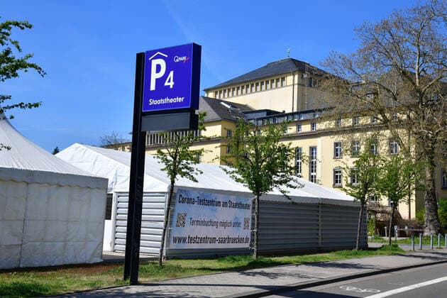 A new test centre stands behind the Saarbrücken State Theatre on Saturday 24 4 2021 bub
