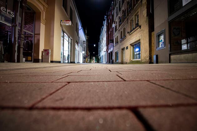Coronavirus curfew in Herford Deserted streets were the rule in the city of Herford at night from 10 p.m. Photo Kirchner Media Wedel Herford North Rhine Westphalia Germany Copyright: xKirchner-Media Wedelx
