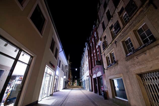 Coronavirus curfew in Herford Deserted streets were the rule in the city of Herford at night from 10 p.m. Photo Kirchner Media Wedel Herford North Rhine Westphalia Germany Copyright: xKirchner-Media Wedelx
