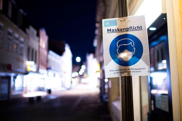 Coronavirus curfew in Herford Deserted streets were the rule in the city of Herford at night from 10 p.m. Photo Kirchner Media Wedel Herford North Rhine Westphalia Germany Copyright: xKirchner-Media Wedelx