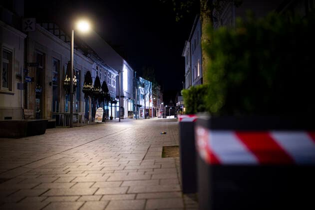 Coronavirus curfew in Bünde The streets in the city center of Bünde are deserted with the beginning of the federal state of emergency Photo Kirchner Media Wedel Bünde North Rhine Westphalia Germany Copyright: xKirchner-Media Wedelx