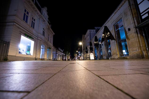 Coronavirus curfew in Bünde The streets in the city center of Bünde are deserted with the beginning of the federal state of emergency Photo Kirchner Media Wedel Bünde North Rhine Westphalia Germany Copyright: xKirchner-Media Wedelx