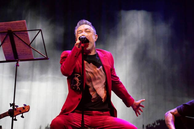 April 25, 2021, Madrid, Spain: The singer Jose Molinero, known as J. Molly from the heavy metal band Hamlet, seen performing at the Munos Seca theater in Madrid. Madrid Spain - ZUMAs197 20210425_zaa_s197_024 Copyright: xOscarxFuentesx