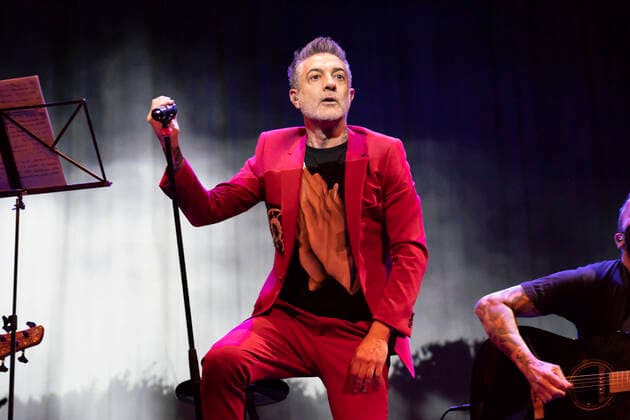 April 25, 2021, Madrid, Spain: The singer Jose Molinero, known as J. Molly from the heavy metal band Hamlet, seen performing at the Munos Seca theater in Madrid. Madrid Spain - ZUMAs197 20210425_zaa_s197_028 Copyright: xOscarxFuentesx