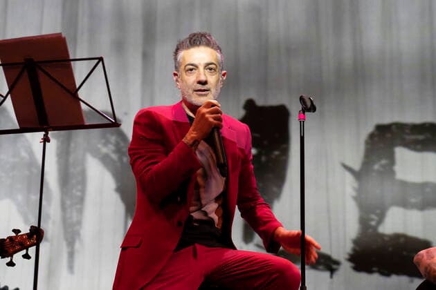 April 25, 2021, Madrid, Spain: The singer Jose Molinero, known as J. Molly from the heavy metal band Hamlet, seen performing at the Munos Seca theater in Madrid. Madrid Spain - ZUMAs197 20210425_zaa_s197_031 Copyright: xOscarxFuentesx