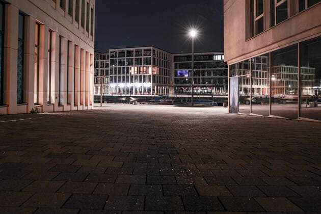 24 04 2021, Politics, News, Curfew, Dortmund, Federal Emergency Brake, Population Protection Act, Infection Protection Act, Emergency Brake, Lockdown, Corona Empty sidewalks at Phoenixsee Dormtund Phoenixsee NRW Germany xRHR PHOTO DEx RHR-FOTO DE