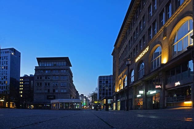 Public standstill during curfew Curfew in Essen from 10 p.m. to 5 a.m. Impressions from the city centre with empty streets and squares Essen North Rhine-Westphalia Germany city centre