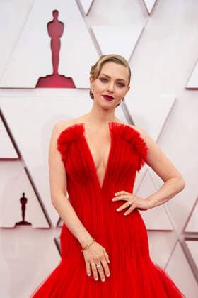 OscarÂ® nominee Amanda Seyfried arrives on the red carpet of The 93rd OscarsÂ® at Union Station in Los Angeles, CA on Sunday, April 25, 2021. Los Angeles CA USA  Copyright: xMattxPetitx 34135384THA