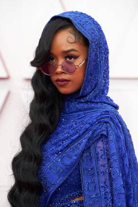 OscarÂ® nominee H.E.R. arrives on the red carpet of The 93rd OscarsÂ® at Union Station in Los Angeles, CA on Sunday, April 25, 2021. Los Angeles CA USA  Copyright: xMattxPetitx 34135617THA
