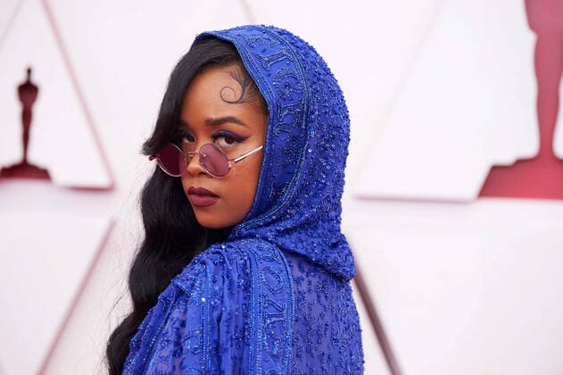 OscarÂ® nominee H.E.R. arrives on the red carpet of The 93rd OscarsÂ® at Union Station in Los Angeles, CA on Sunday, April 25, 2021. Los Angeles CA USA  Copyright: xMattxPetitx 34135618THA