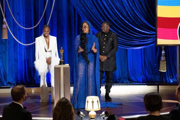 Tiara Thomas, H.E.R. and Dernst Emile, II accept the OscarÂ® for Original Song during the live ABC Telecast of The 93rd OscarsÂ® at Union Station in Los Angeles, CA on Sunday, April 25, 2021. Los Angeles CA USA  Copyright: xToddxWawrychukx 341351015THA