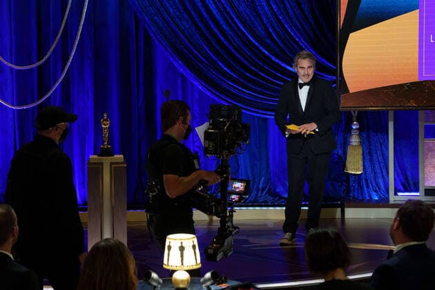 Joaquin Phoenix presents the Oscars for Actor in a Leading Role during the live ABC Telecast of The 93rd Oscars at Union Station in Los Angeles, CA on Sunday, April 25, 2021. Los Angeles CA USA  Copyright: xToddxWawrychukx 341351025THA