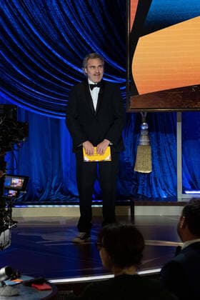 Joaquin Phoenix presents the Oscars for Actor in a Leading Role during the live ABC Telecast of The 93rd Oscars at Union Station in Los Angeles, CA on Sunday, April 25, 2021. Los Angeles CA USA  Copyright: xToddxWawrychukx 341351041THA