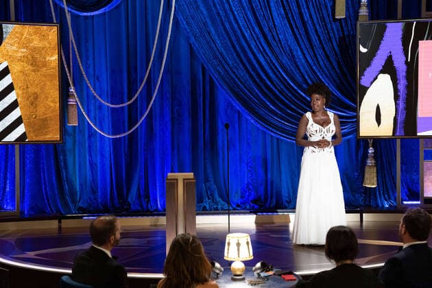 Viola Davis presents the Gene Hersholt Humanitarian Award during the live ABC Telecast of The 93rd Oscars at Union Station in Los Angeles, CA on Sunday, April 25, 2021. Los Angeles CA USA  Copyright: xToddxWawrychukx 34135978THA