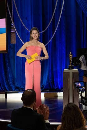 Rene Zellweger presents the Oscars for Actress in a Leading Role to Frances McDormand during the live ABC Telecast of The 93rd Oscars at Union Station in Los Angeles, CA on Sunday, April 25, 2021. Los Angeles CA USA  Copyright: xToddxWawrychukx 34135992THA